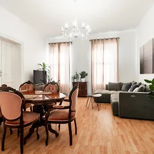 Apartament Internesto Station